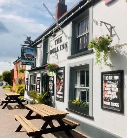 The Coach House At The Bull Inn Milton Keynes Exteriér fotografie